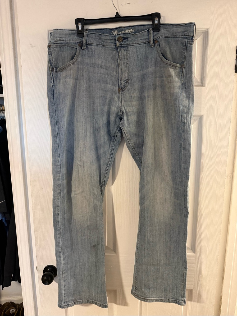 Men's Wrangler Retro Light Wash Straight Jeans